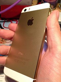 WTS:iPhone 5S gold,PS4,iPad AIR,Galaxy S4,Xperia Z